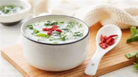 荠菜山药小米粥 荠菜山药小米粥